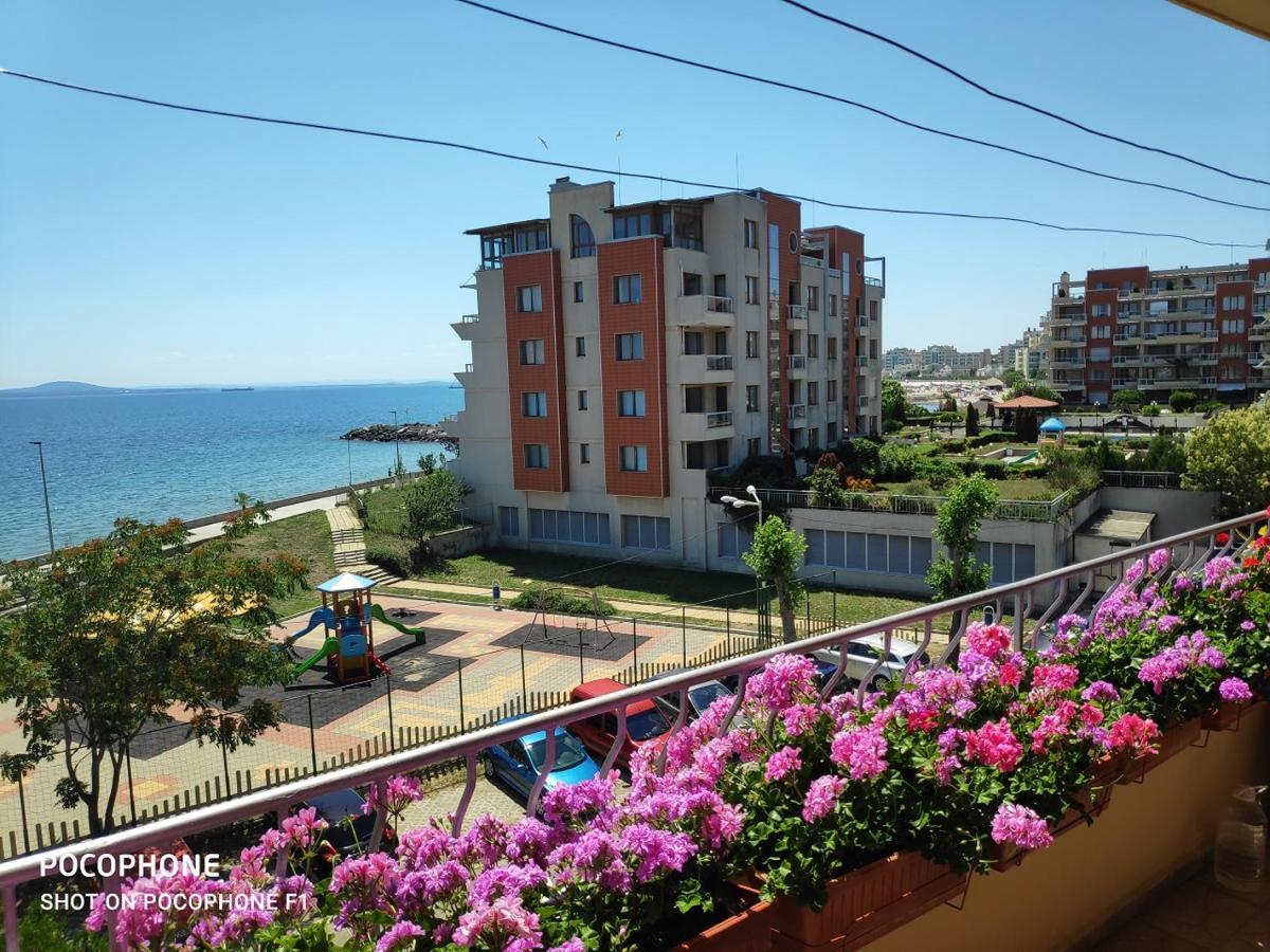 Homestay Kostadinov Pomorie Buitenkant foto